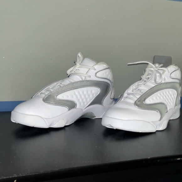 Womens Jordan OG tennis shoes - Picture 2 of 5